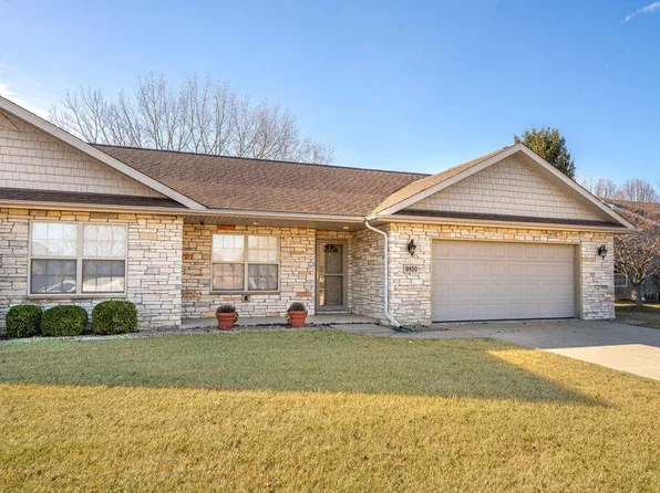 9850 Hart St, Saint John, IN 46373