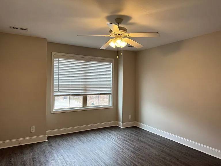 295 Smithson Ln — Photo 15