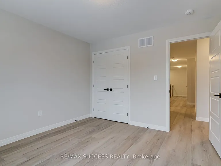 147 Siebert Ave — Photo 34