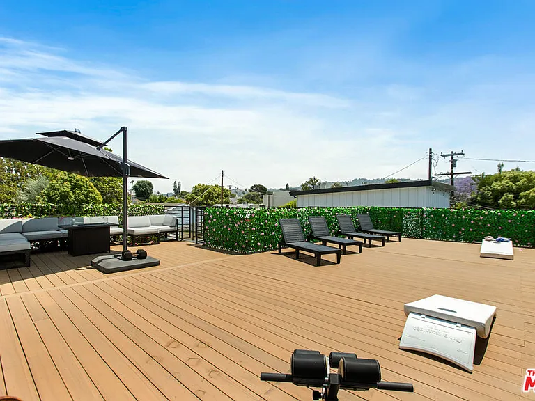 14146 Hortense St — Photo 11