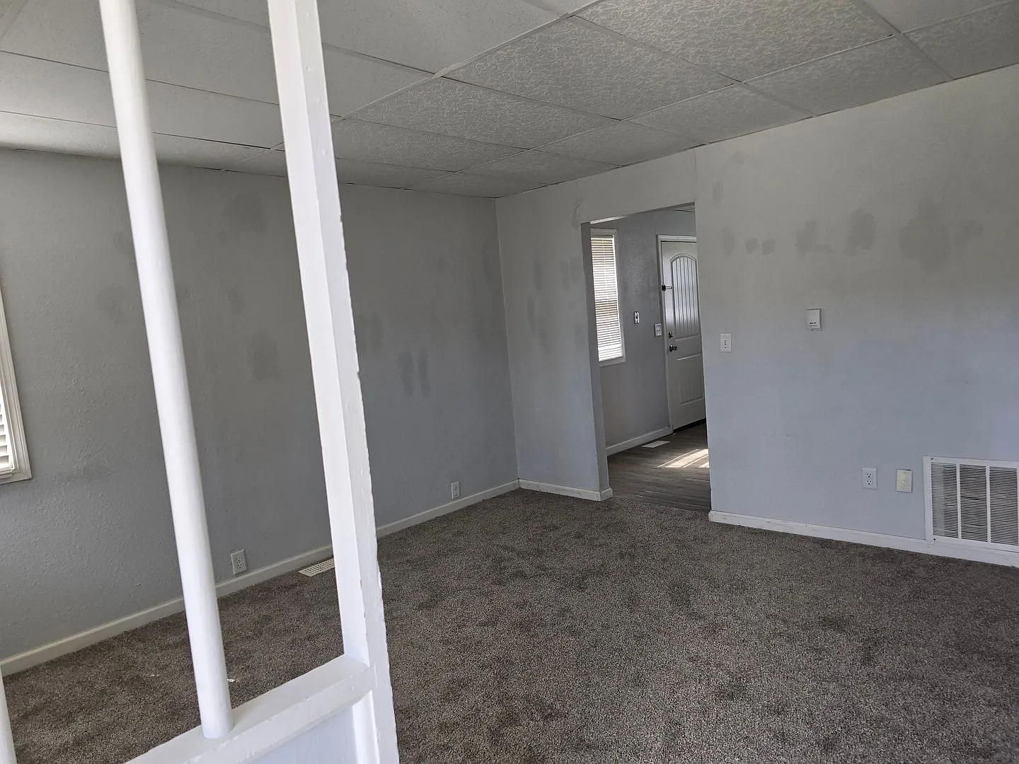 2 Bed 1 Bath in Triplex — Photo 2