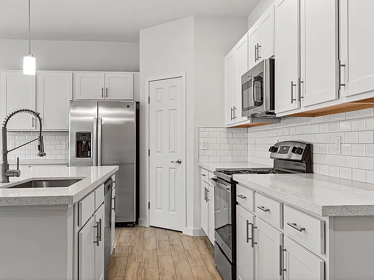 7704 Pacific Ave — Photo 5