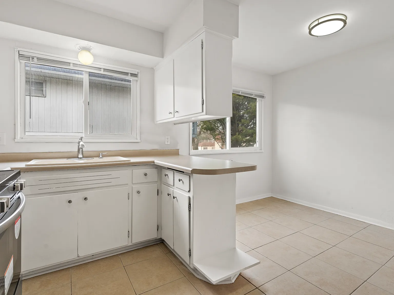 3 bed, 1066 sqft, $1,595 — Photo 4
