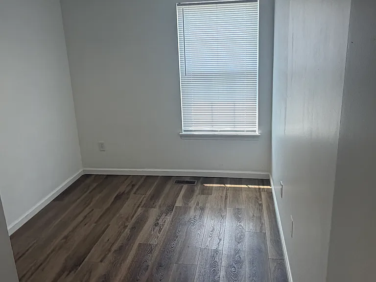 800 Indian Head Ave — Photo 5