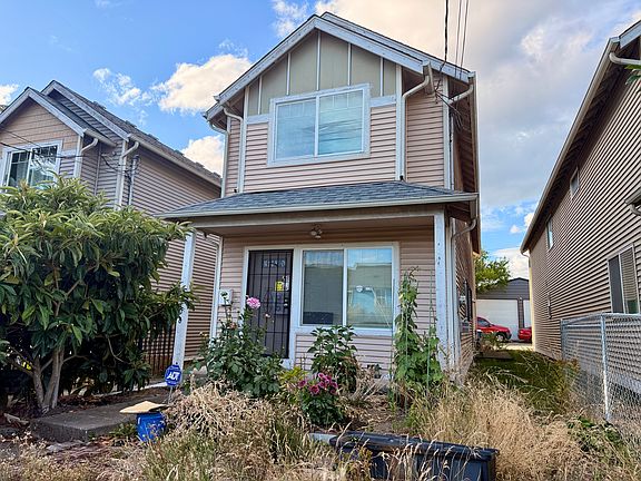 2nd image of 3908 S Holly St
