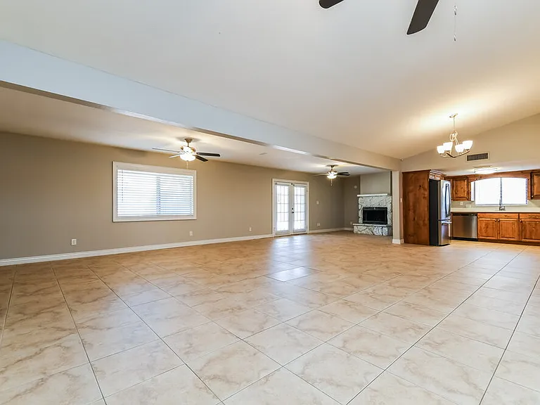 6106 E Ivyglen St — Photo 8