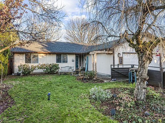 2nd image of 209 NE 158th Ave