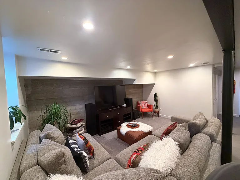 Basement/Family Room