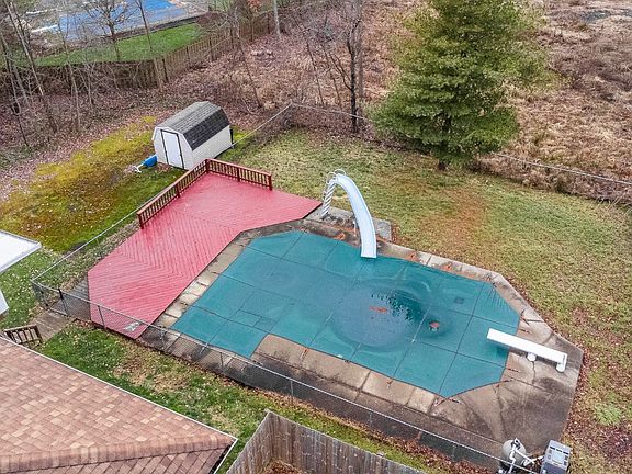 3rd image of 963 Southern Pines Dr