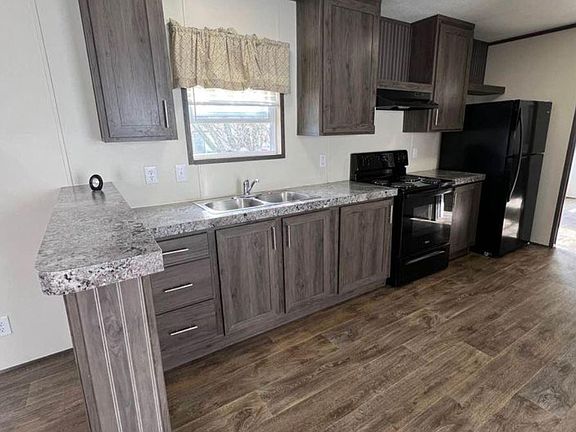 4th image of 165 Zain Ln