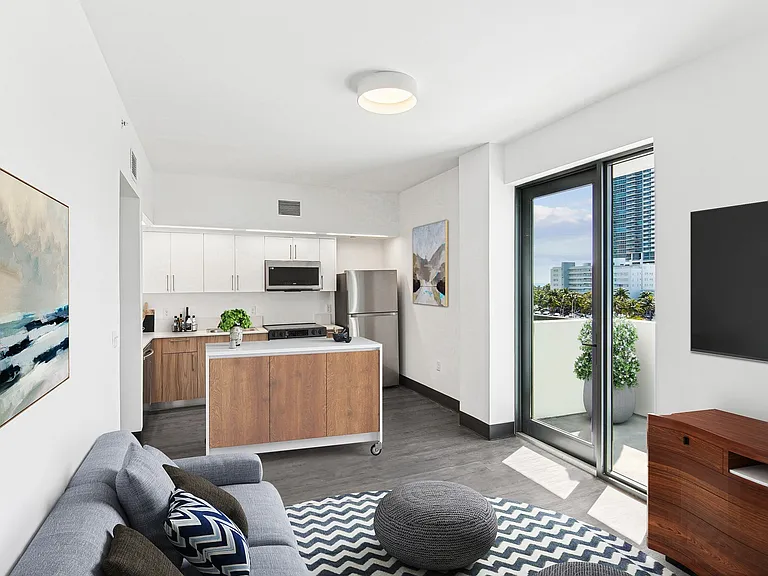 The Anamar at Collins Park — Photo 17