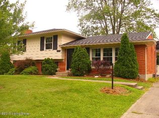 9403 Walhampton Dr, Rolling Hills, KY 40242
