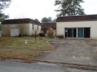 129 Robin Ln, Suffolk, VA 23434