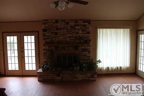 3rd image of 2406 Welsch Ln