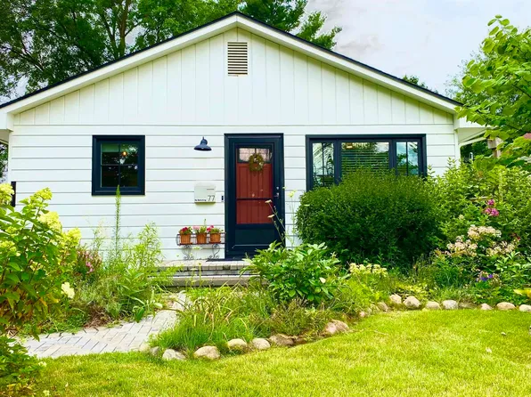 77 Wexford Ave, Belleville, MI 48111