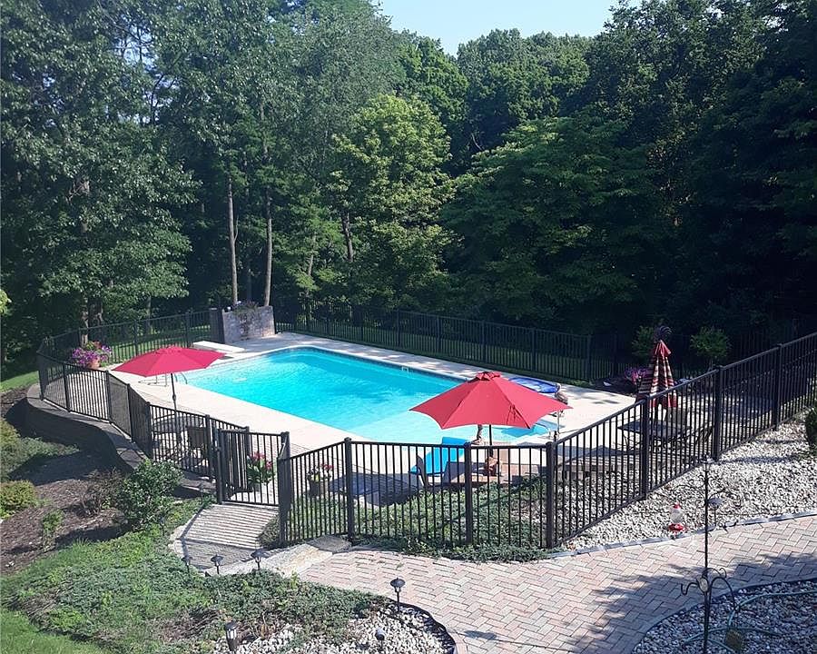 4401 Bluffdale Ct, Godfrey, IL 62035 Zillow