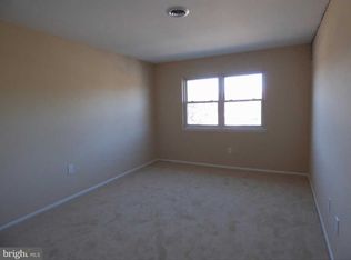 1126 Kaye Ct, Burlington, NJ 08016