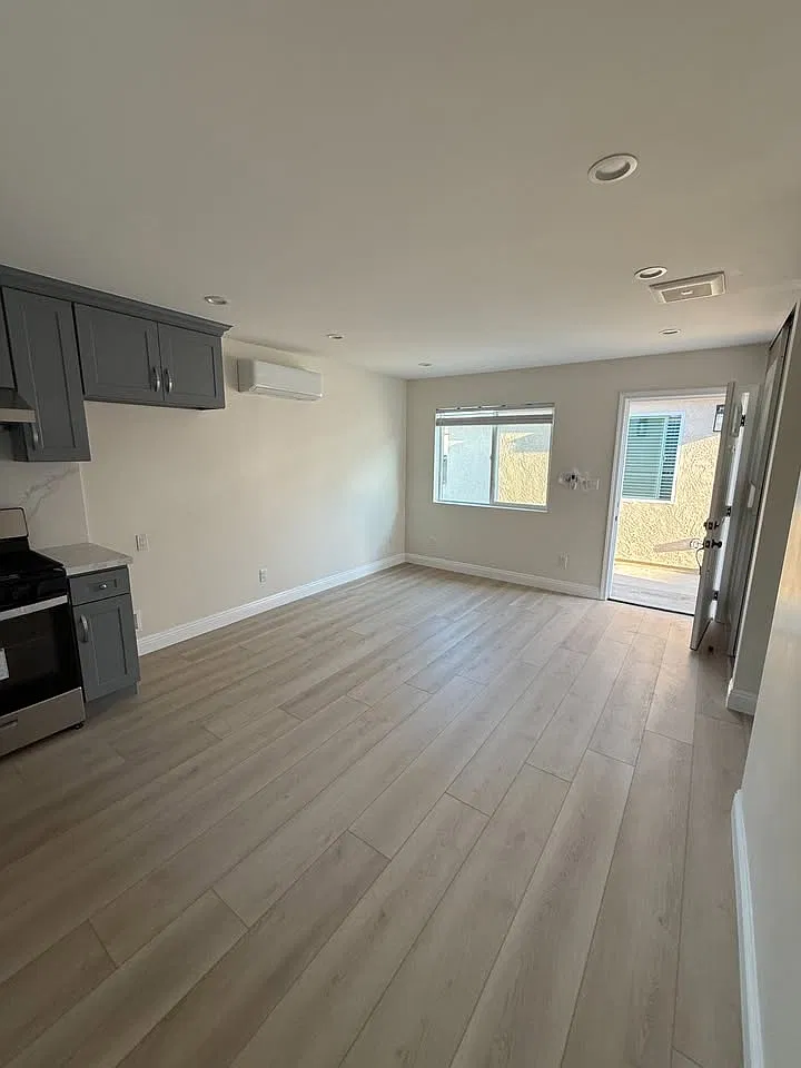 1 bed, 500 sqft, $1,700 — Photo 4