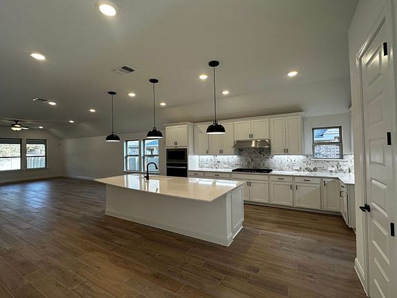 Spacious Kitchen