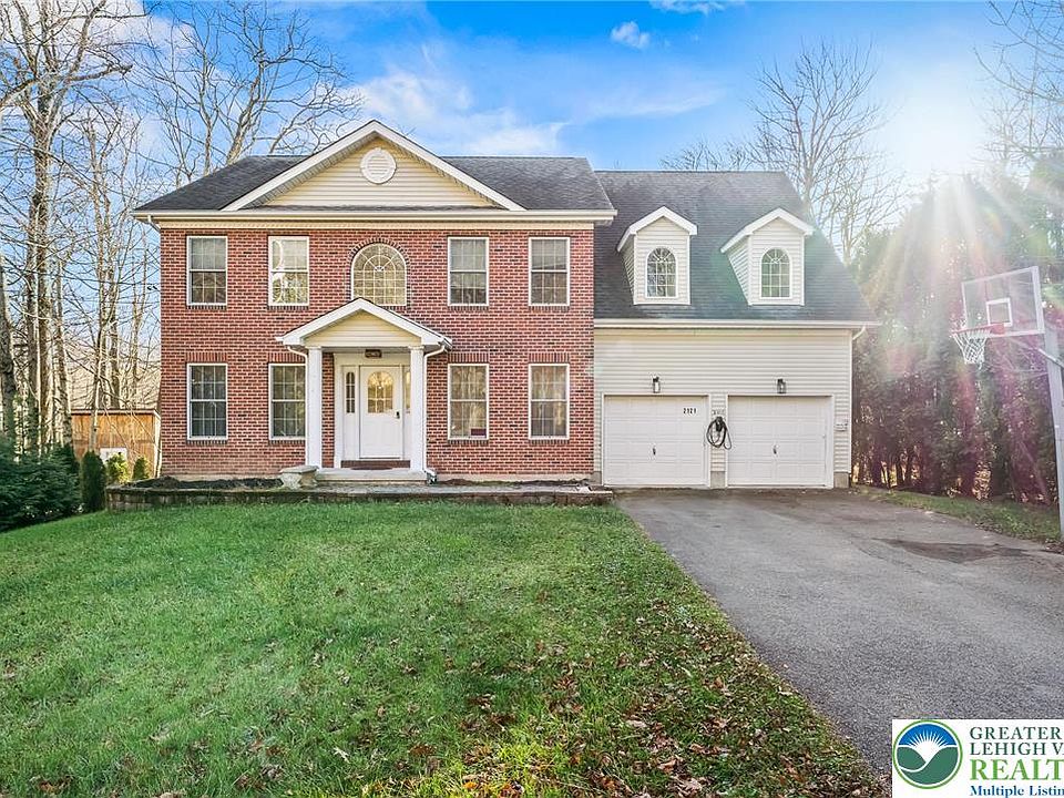 1st image of 2121 Warwick Cir