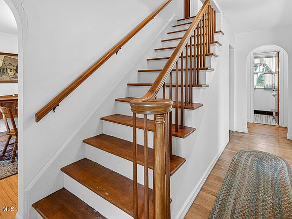 3rd image of 2232 Balltown Road