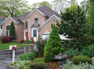 10 Eastbrook Rd, Harrington Park, NJ 07640