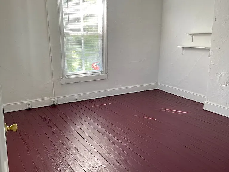 118 S Pine St — Photo 15