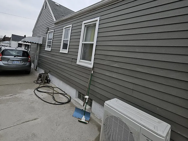 20984 Dexter Blvd — Photo 24