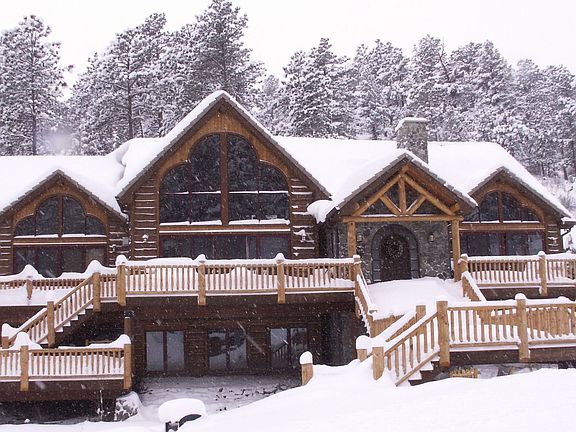 Trailblazer Lodge in Winter