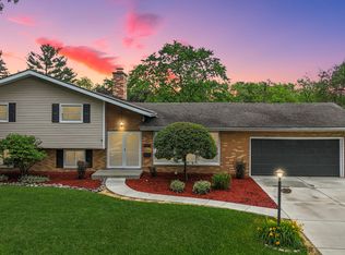 740 Pettibone St, Crown Point, IN 46307