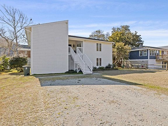 5th image of 2005 Havens Dr.