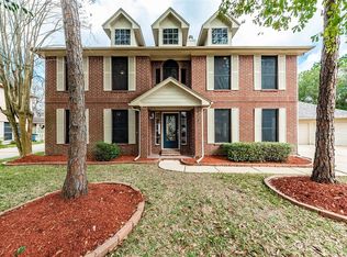 901 Chesterwood Dr, Pearland, TX 77581