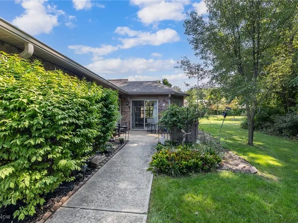 2866 Shakespeare Ln, Avon, OH 44011