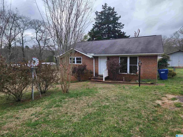 109 Clairmont Dr, Talladega, AL 35160