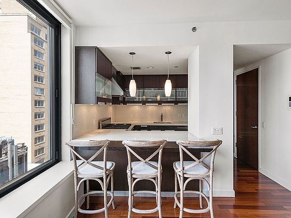 3rd image of 50 W 15th St APT 9D