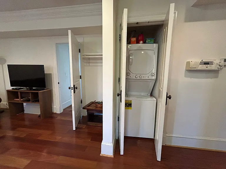 936 Madison St NW #103 — Photo 9