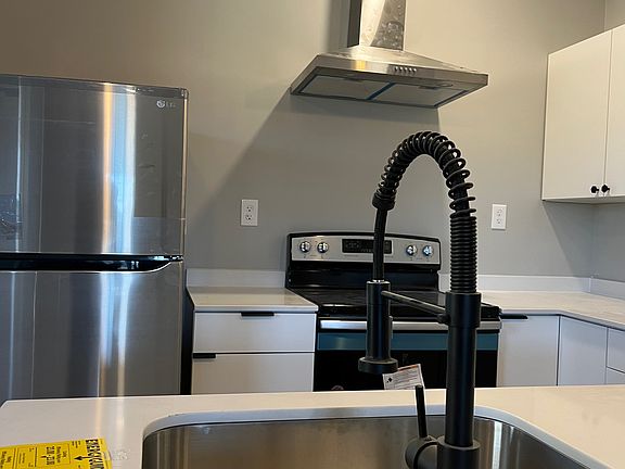 4th image of 15094 Point Lookout Rd #4