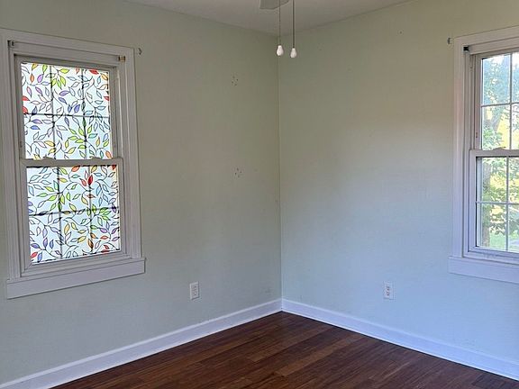 3rd image of 213 Tyler St