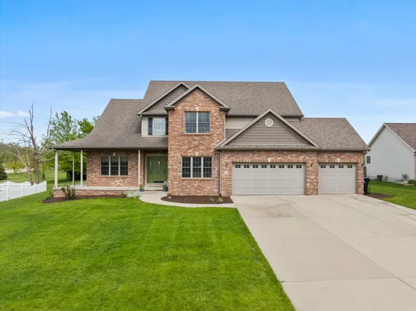 4 Knollbrook Ct, Bloomington, IL 61705