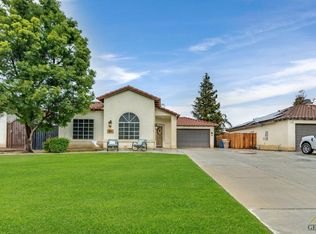 301 Solecita Way, Bakersfield, CA 93314