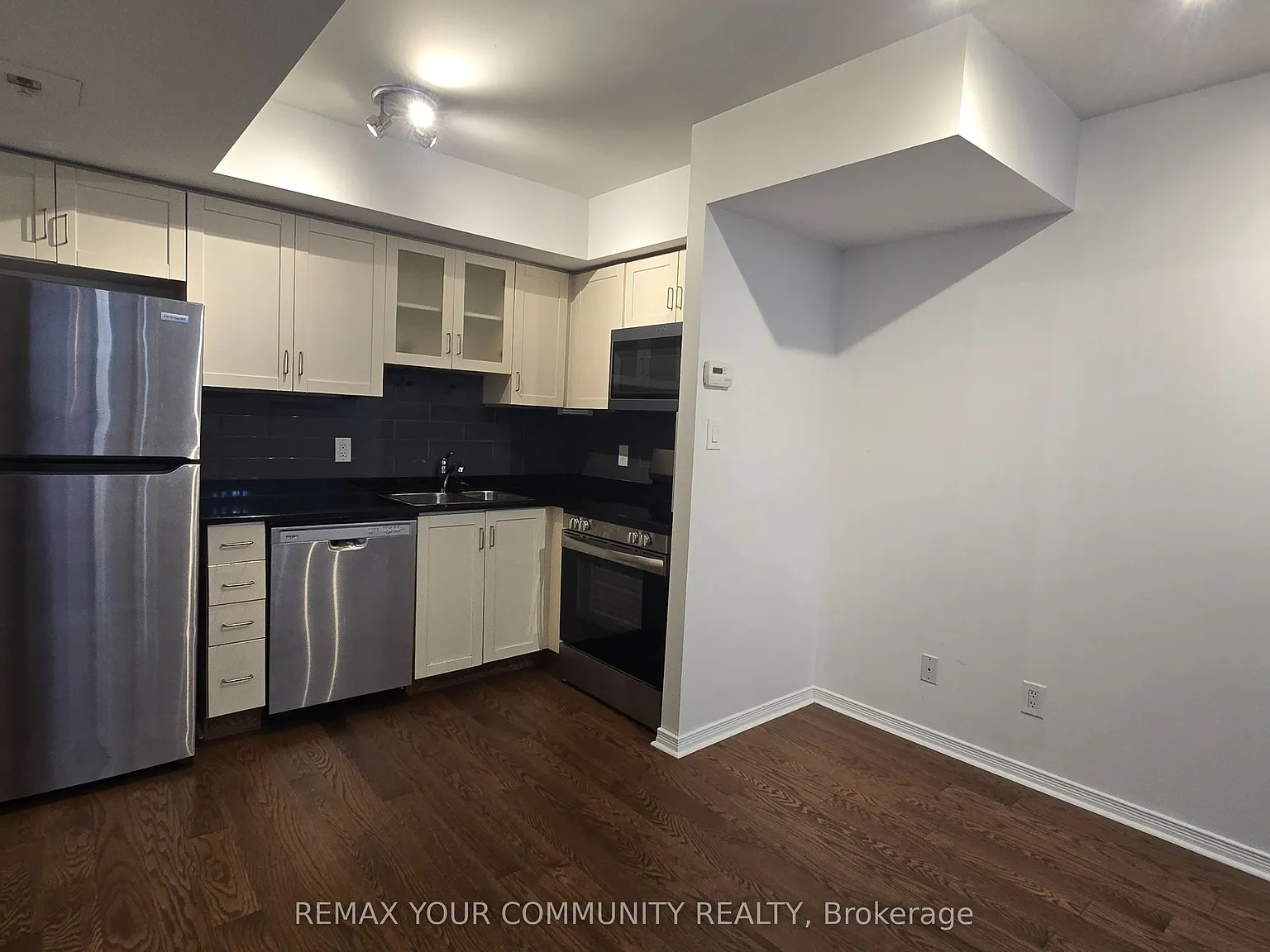 1 bed, $2,400 — Photo 4