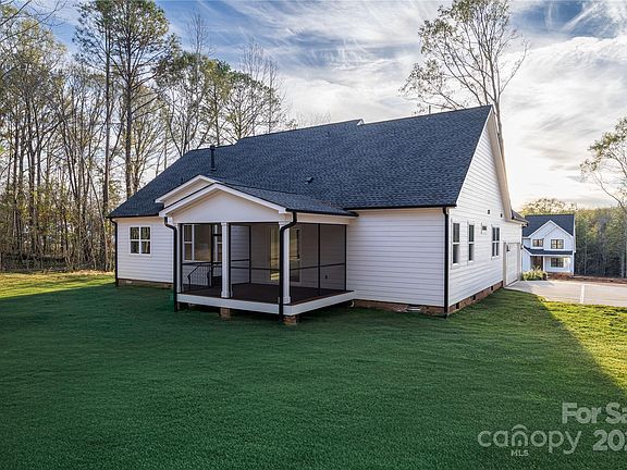 3rd image of 196 Heartland Dr #22