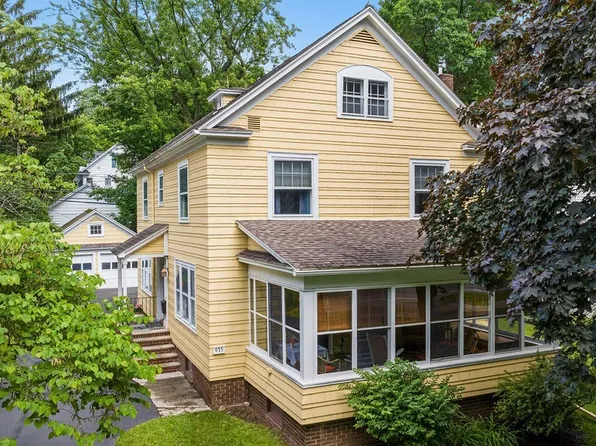 935 Comstock Ave, Syracuse, NY 13210