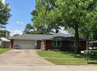 305 Oakmont Dr, Kokomo, IN 46902