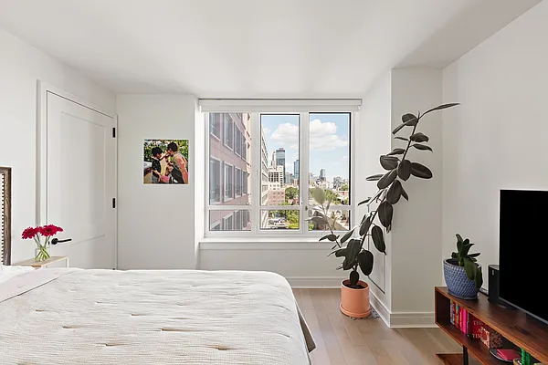 Bedroom, photo 1