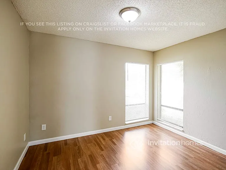 8400 NW 49th St — Photo 12