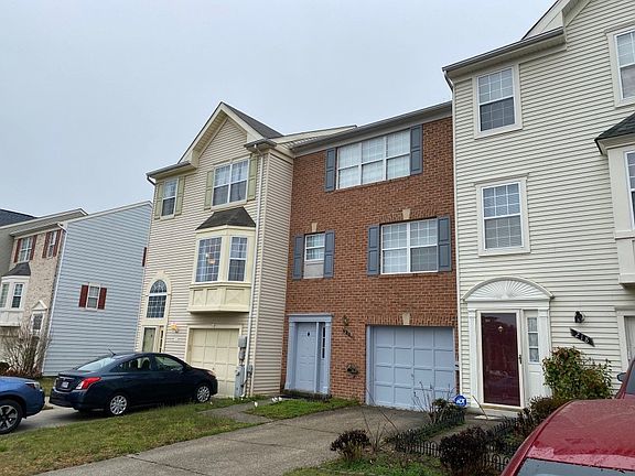 2nd image of 216 Pinecove Ave