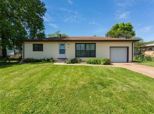 822 Lightwood Dr, Hazelwood, MO 63042