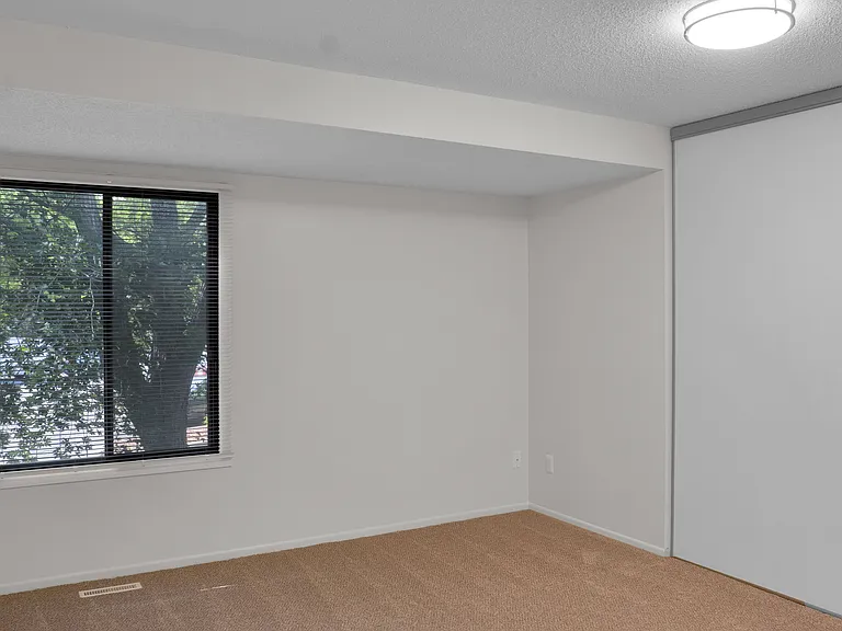 Auburn Townhomes — Photo 14
