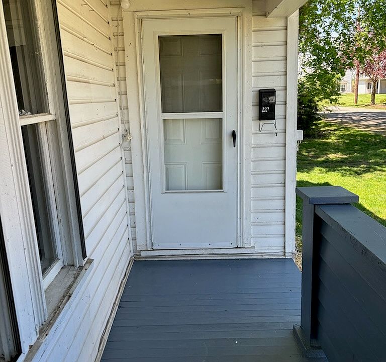 1st image of 304 S Wood St #3